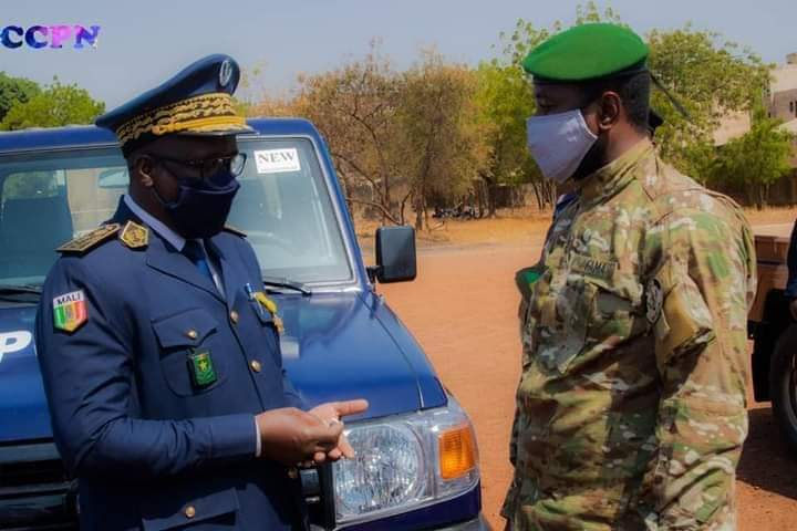 MALI : CÉRÉMONIE DE REMISE DE VÉHICULES AUX FORCES DE SÉCURITÉ