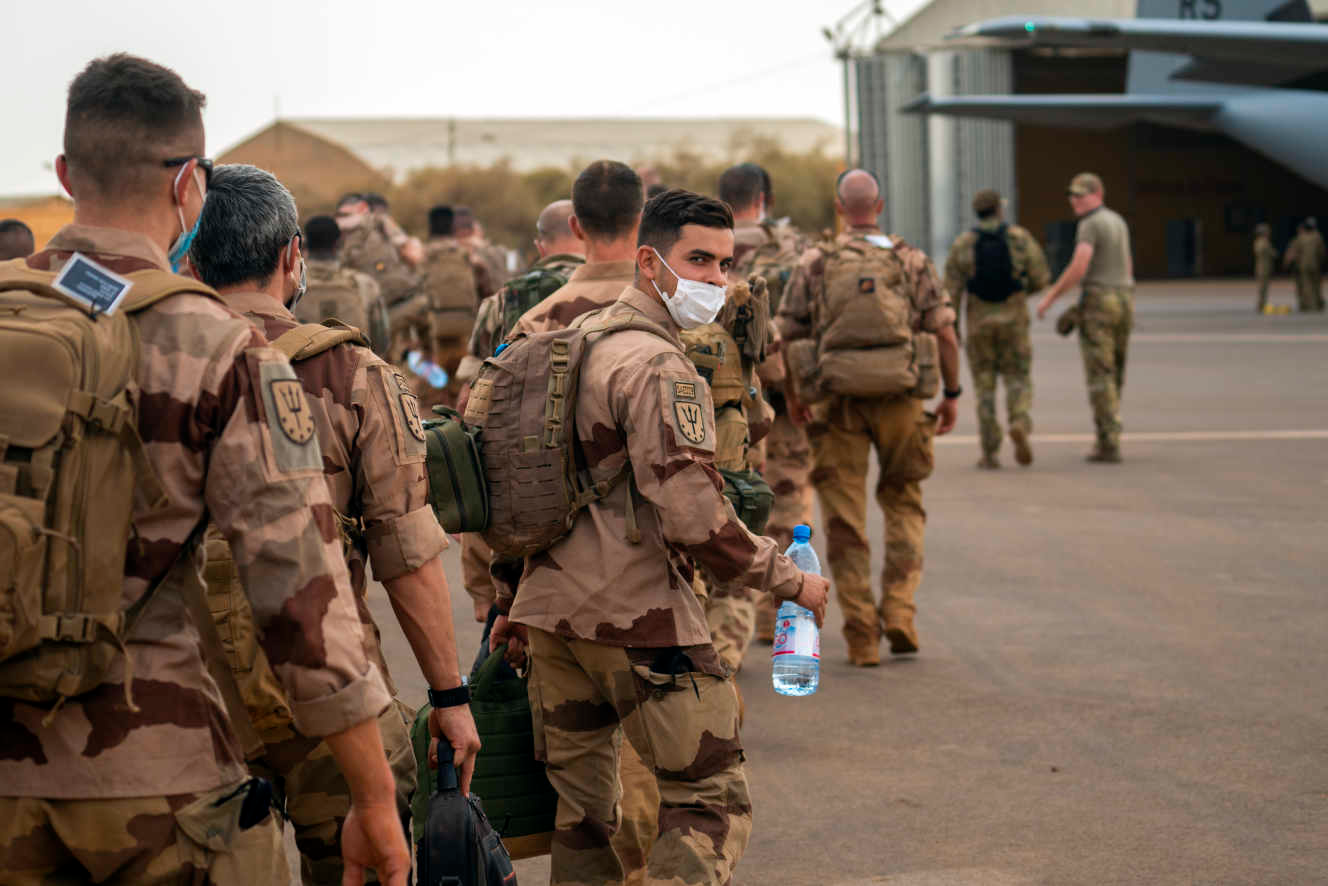 Un sommet entre la France et le G5 Sahel sur l’avenir de la lutte contre le terrorisme dans la région