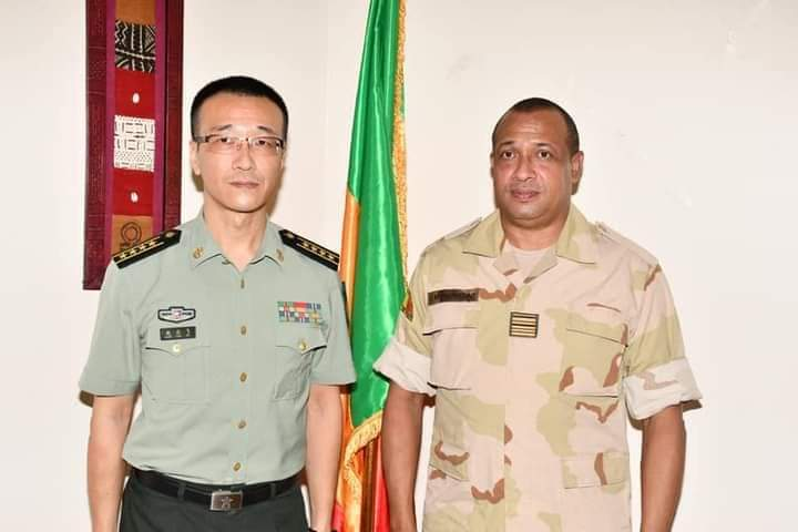 MALI : L’ATTACHÉ DE DÉFENSE DE L’AMBASSADE DE CHINE AU MALI REÇU PAR LE MINISTRE DE LA SÉCURITÉ ET DE LA PROTECTION CIVILE