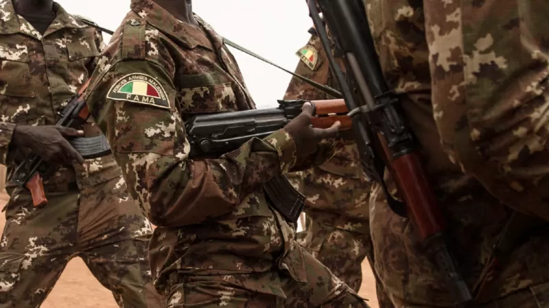 Mali : des troupes maliennes et des combattants russes présumés accusés de massacre à Moura