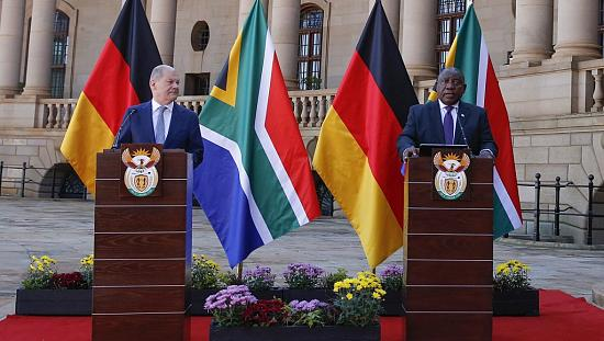 Olaf Scholz poursuit sa tournée africaine