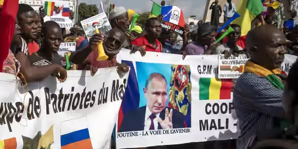 Russie – Afrique : la propagande de Moscou dans le viseur des Américains