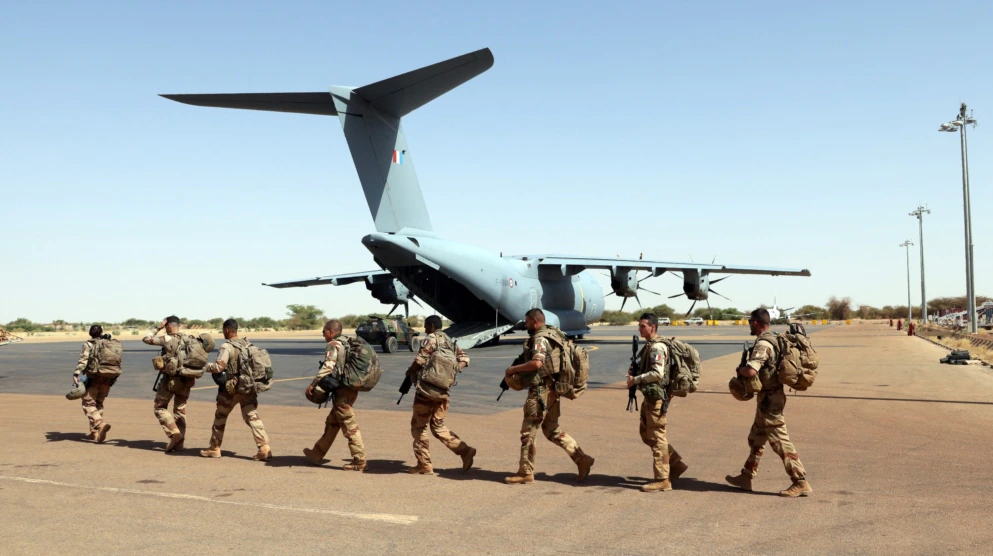 Au Sahel, vers une présence militaire française discrète