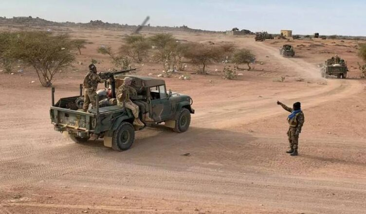 Mali : 15 terroristes et 4 militaires tués lors d’une embuscade